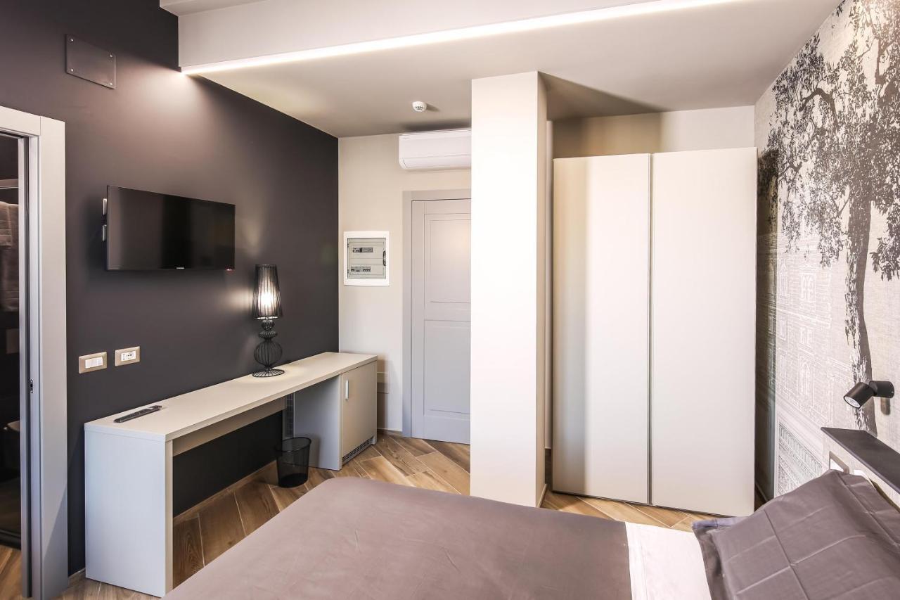 Vicolo Malavolta 7 Rooms And Suites ペダーゾ エクステリア 写真