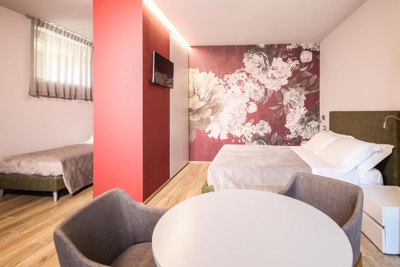 Vicolo Malavolta 7 Rooms And Suites ペダーゾ エクステリア 写真