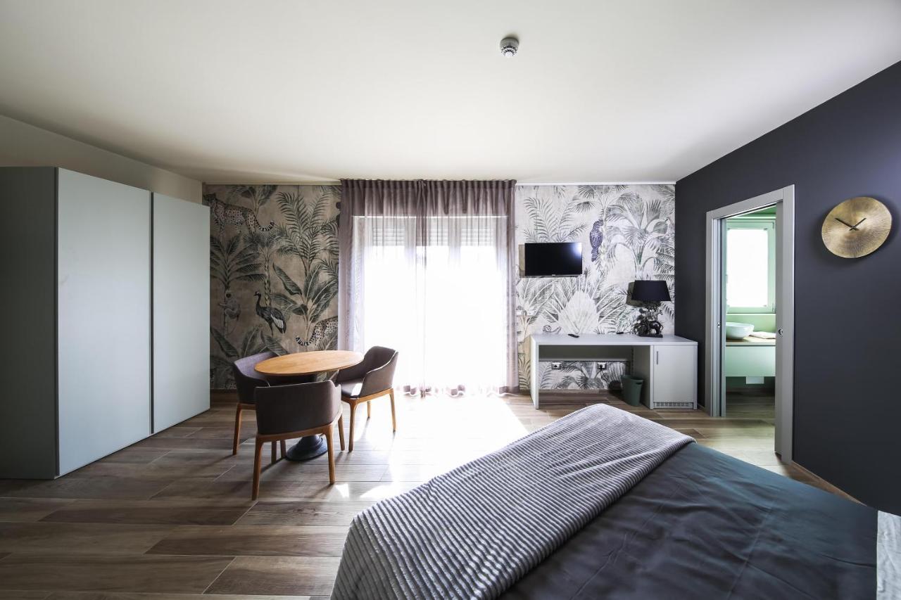Vicolo Malavolta 7 Rooms And Suites ペダーゾ エクステリア 写真