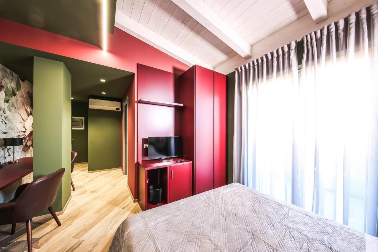 Vicolo Malavolta 7 Rooms And Suites ペダーゾ エクステリア 写真